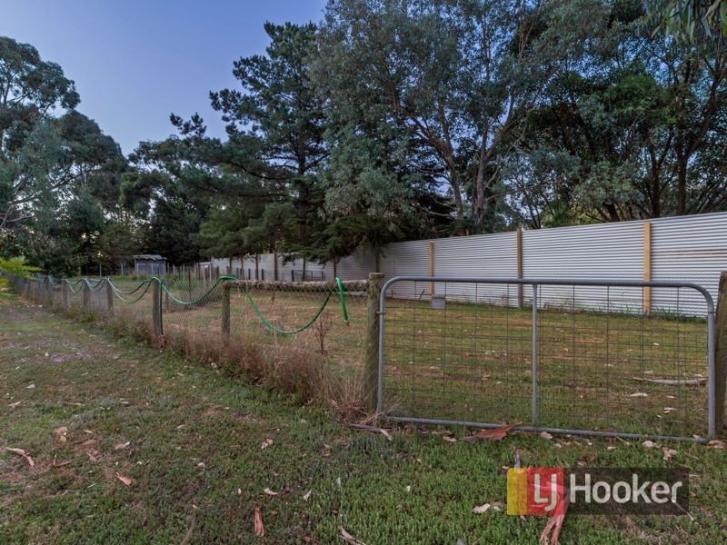 32 Mayfield Road, Cranbourne East VIC 3977