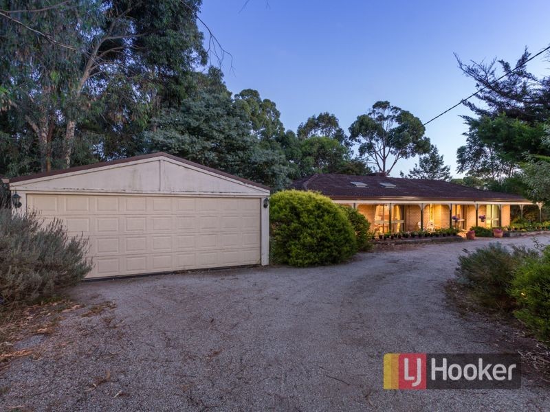 32 Mayfield Road, Cranbourne East VIC 3977