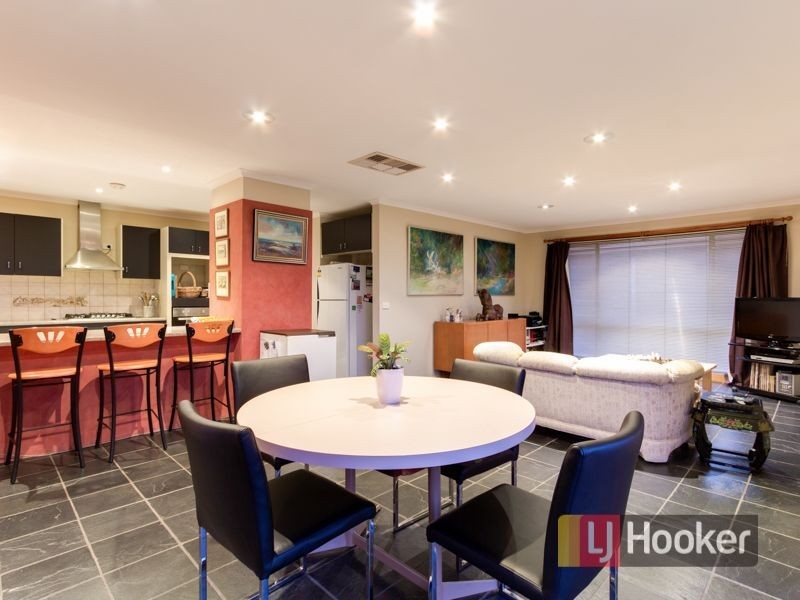 52 Justin Circuit, Hampton Park VIC 3976