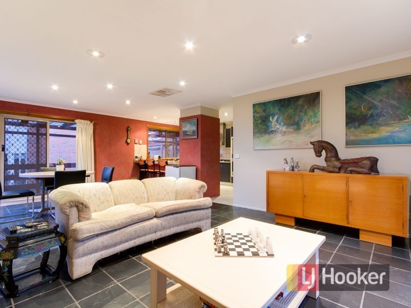 52 Justin Circuit, Hampton Park VIC 3976