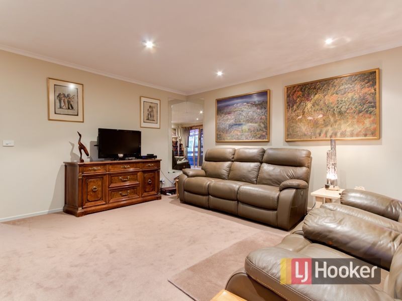 52 Justin Circuit, Hampton Park VIC 3976