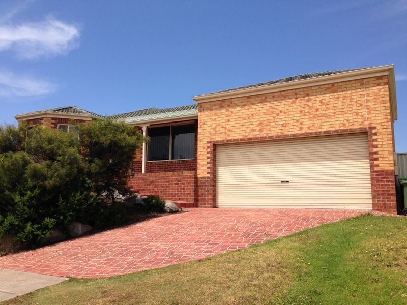 7 Aveley Place, Cranbourne East VIC 3977