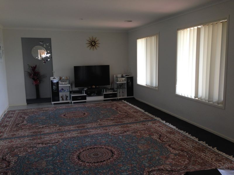 7 Aveley Place, Cranbourne East VIC 3977