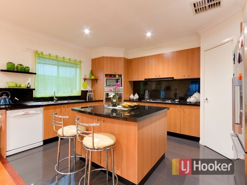 109 Montbrae Circuit, Narre Warren North VIC 3804