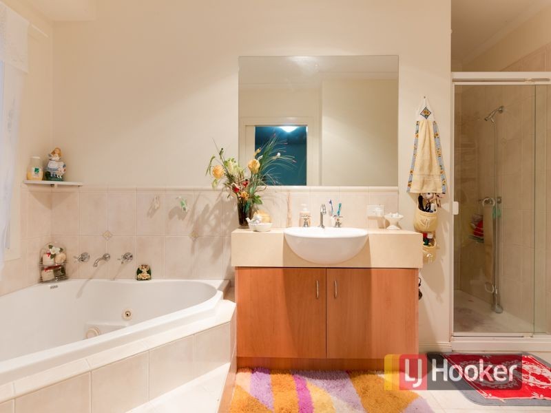 109 Montbrae Circuit, Narre Warren North VIC 3804