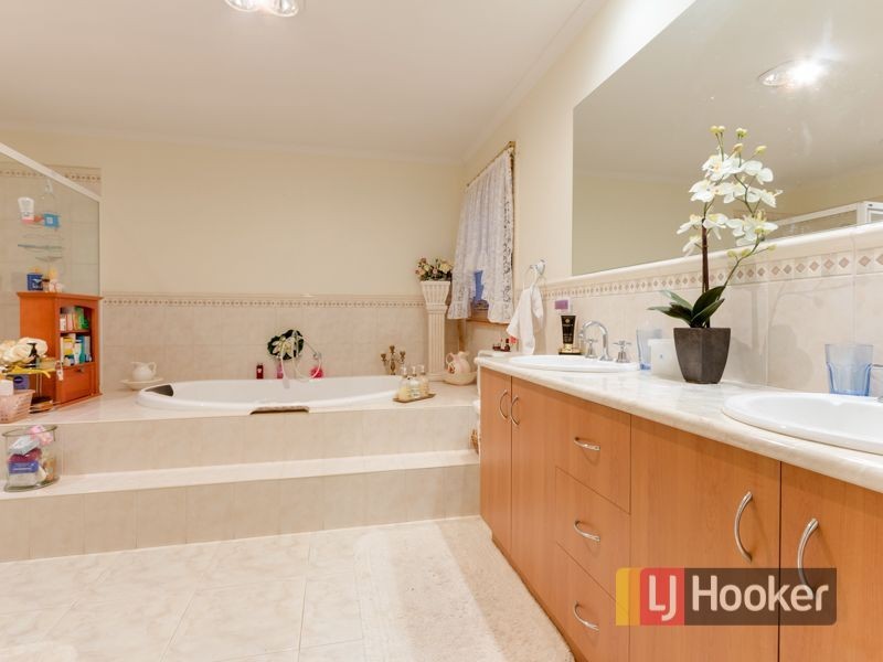 109 Montbrae Circuit, Narre Warren North VIC 3804