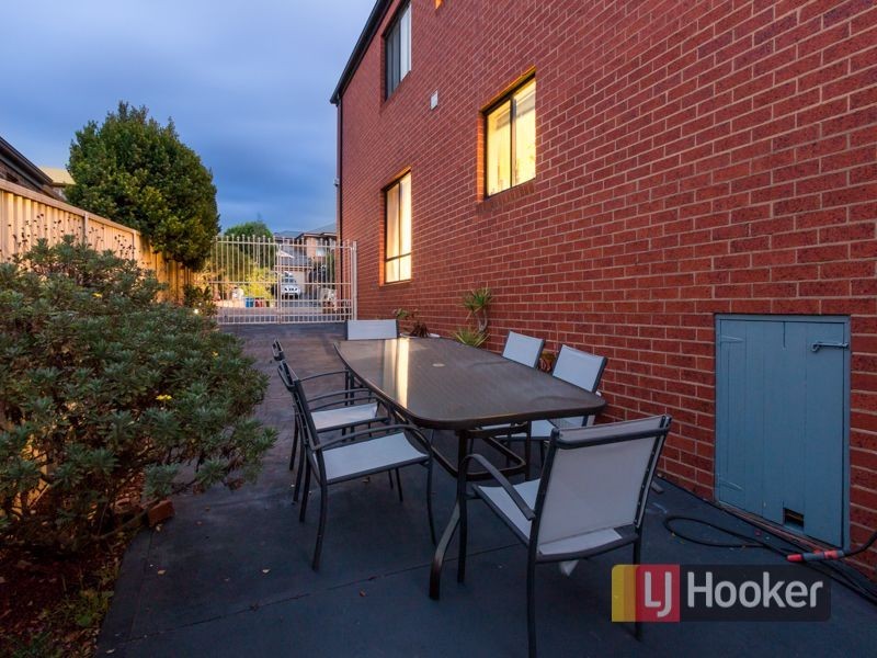 109 Montbrae Circuit, Narre Warren North VIC 3804