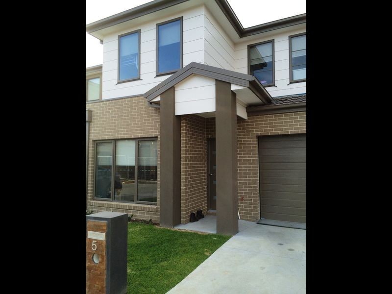 5 Charger Lane, Cranbourne East VIC 3977