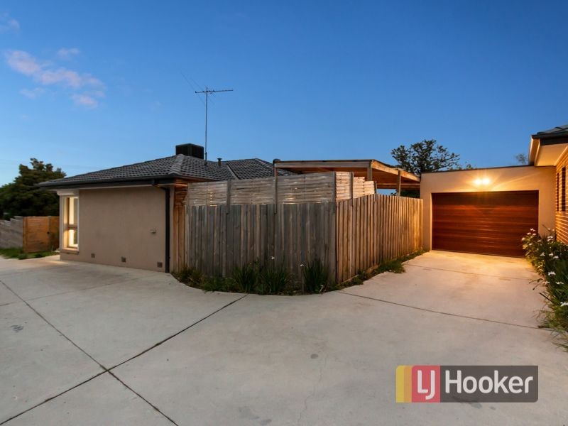 7 Delacombe Drive, Hampton Park VIC 3976