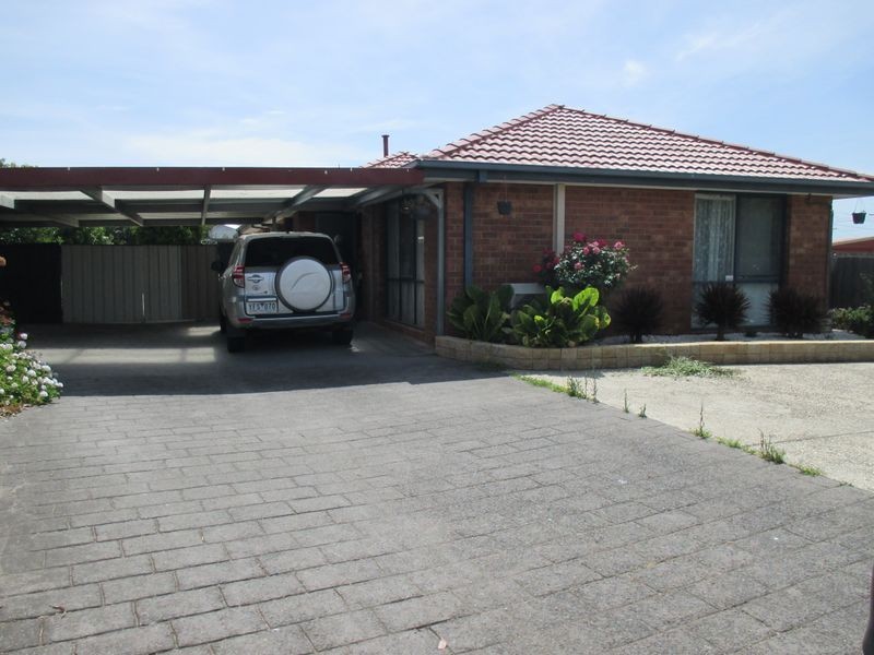 15 Isaac Edey Place, Hampton Park VIC 3976