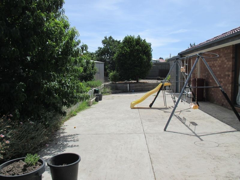 15 Isaac Edey Place, Hampton Park VIC 3976