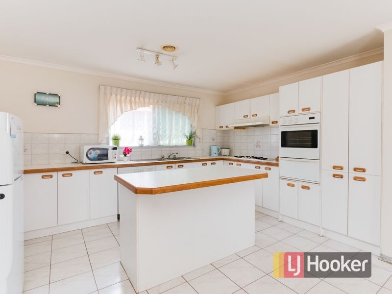 2 Nimbus Court, Hampton Park VIC 3976