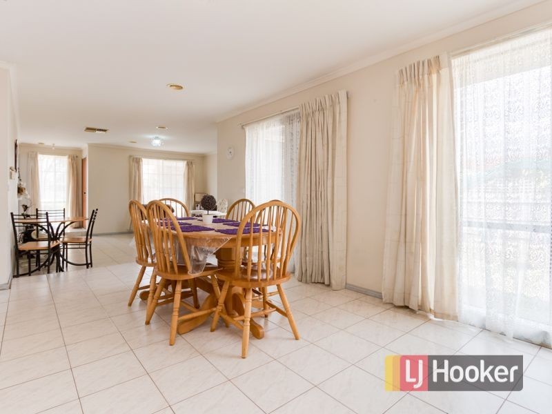 2 Nimbus Court, Hampton Park VIC 3976