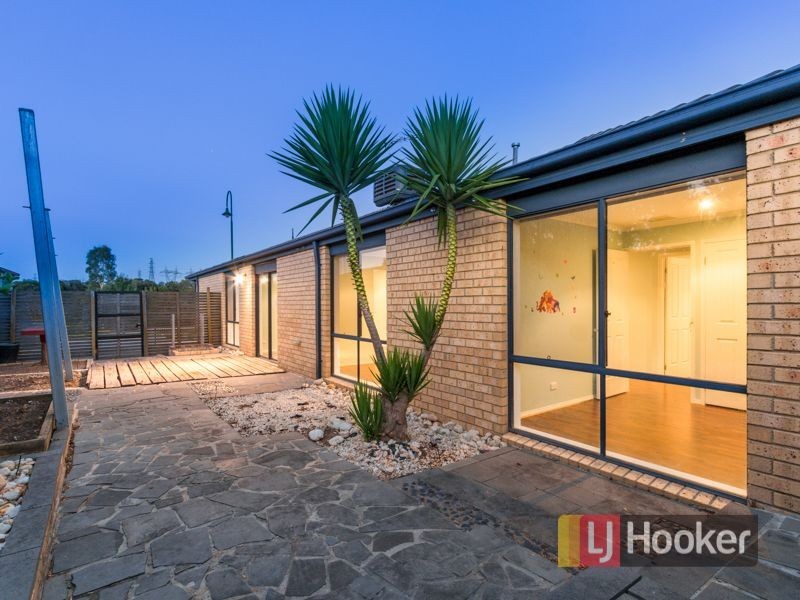 89 Laura Drive, Hampton Park VIC 3976