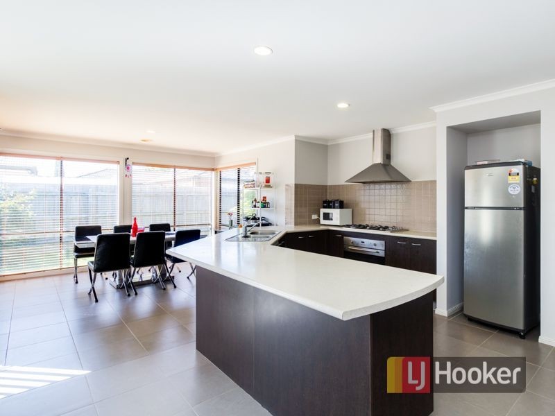 10 Ernest Crescent, Narre Warren South VIC 3805