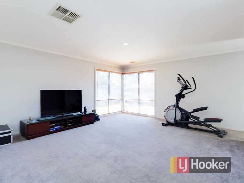 10 Ernest Crescent, Narre Warren South VIC 3805