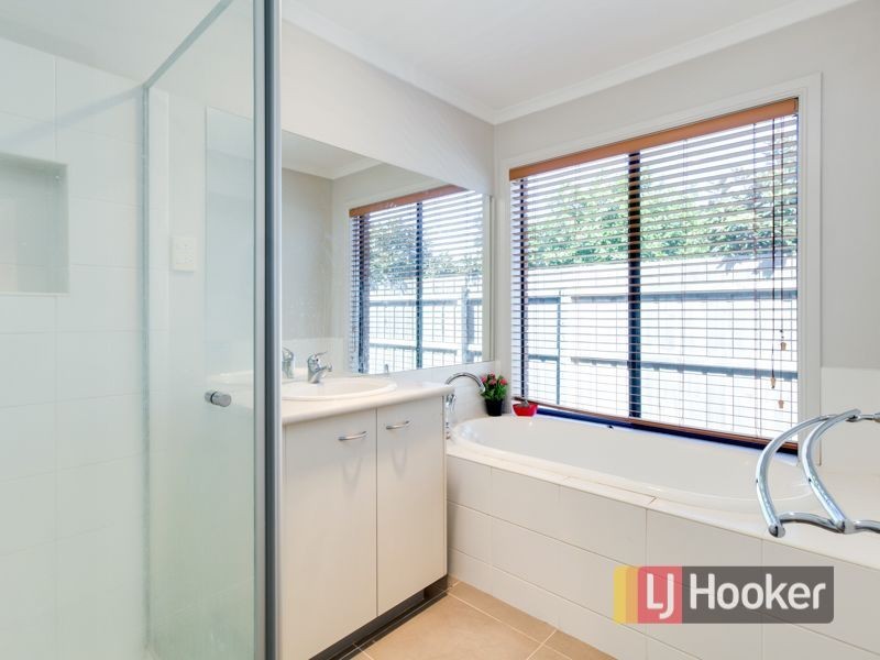 10 Ernest Crescent, Narre Warren South VIC 3805