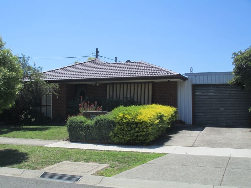 8 Benambra Way, Hampton Park VIC 3976