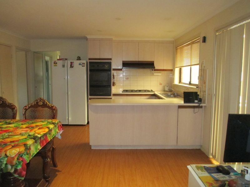 8 Benambra Way, Hampton Park VIC 3976