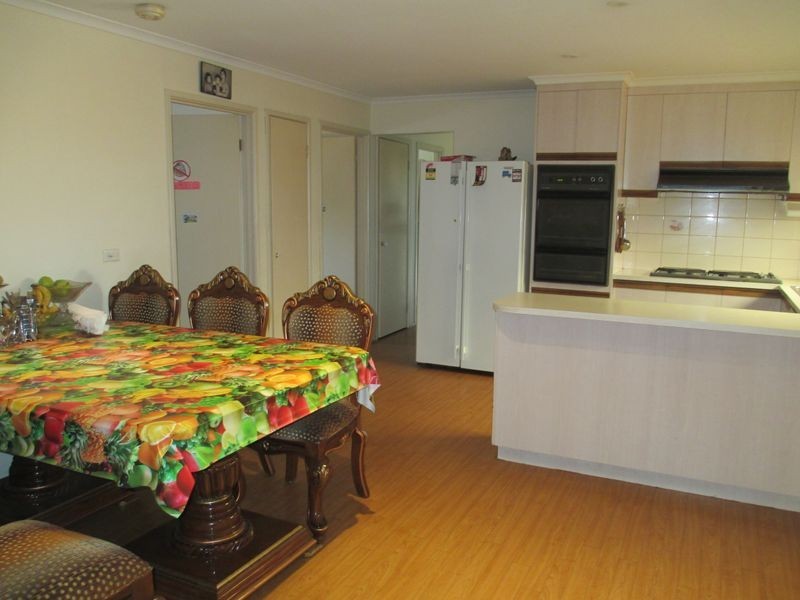 8 Benambra Way, Hampton Park VIC 3976