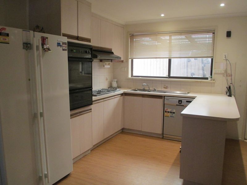 8 Benambra Way, Hampton Park VIC 3976