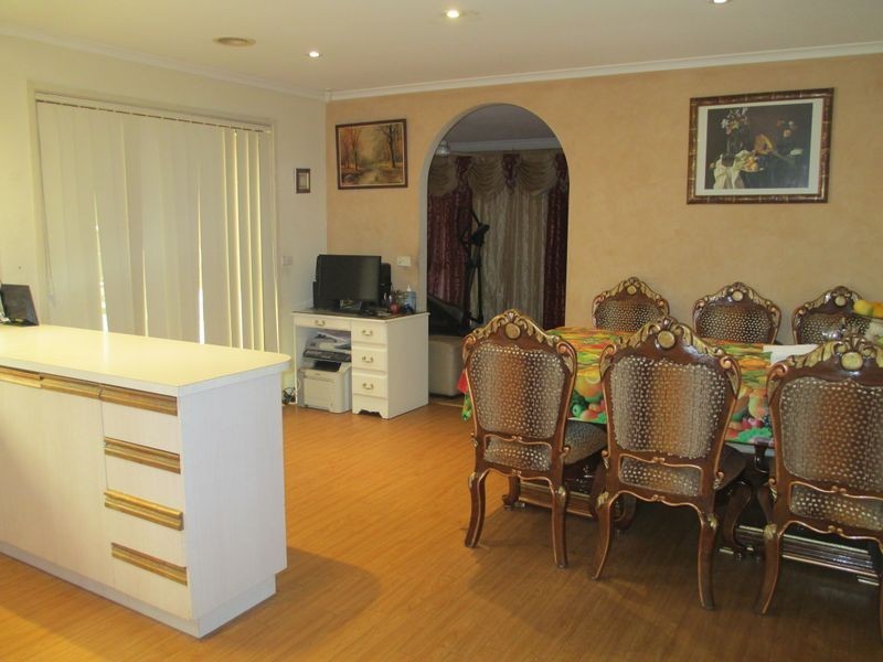 8 Benambra Way, Hampton Park VIC 3976