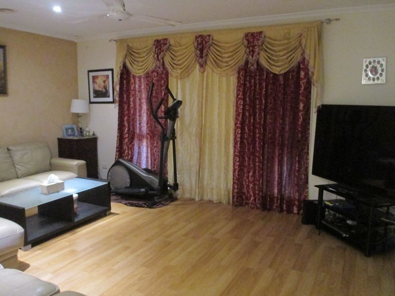 8 Benambra Way, Hampton Park VIC 3976