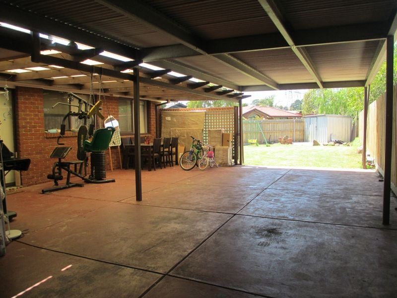 8 Benambra Way, Hampton Park VIC 3976