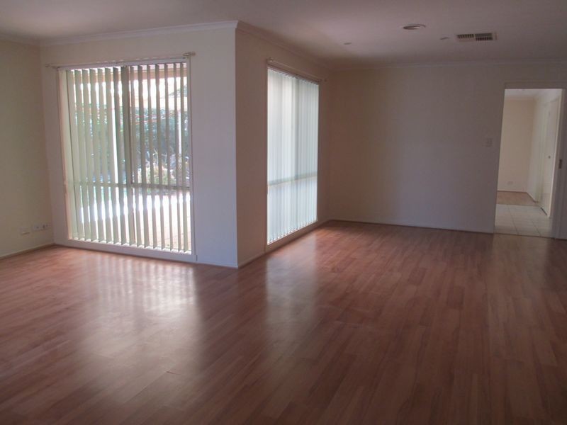 43 Bemersyde Drive, Berwick VIC 3806