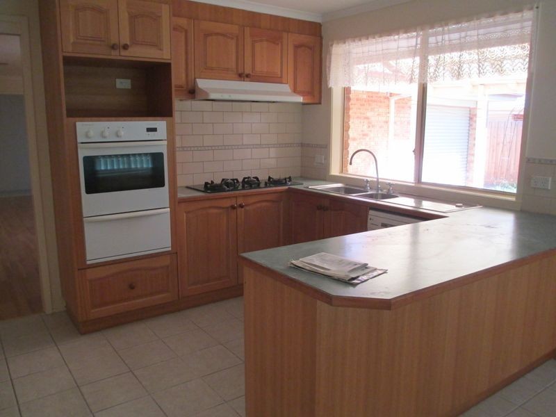 43 Bemersyde Drive, Berwick VIC 3806