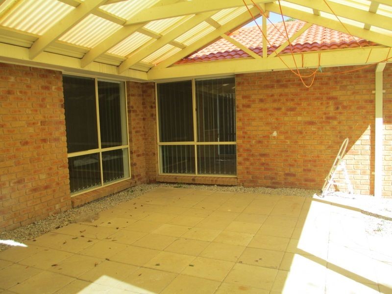 43 Bemersyde Drive, Berwick VIC 3806