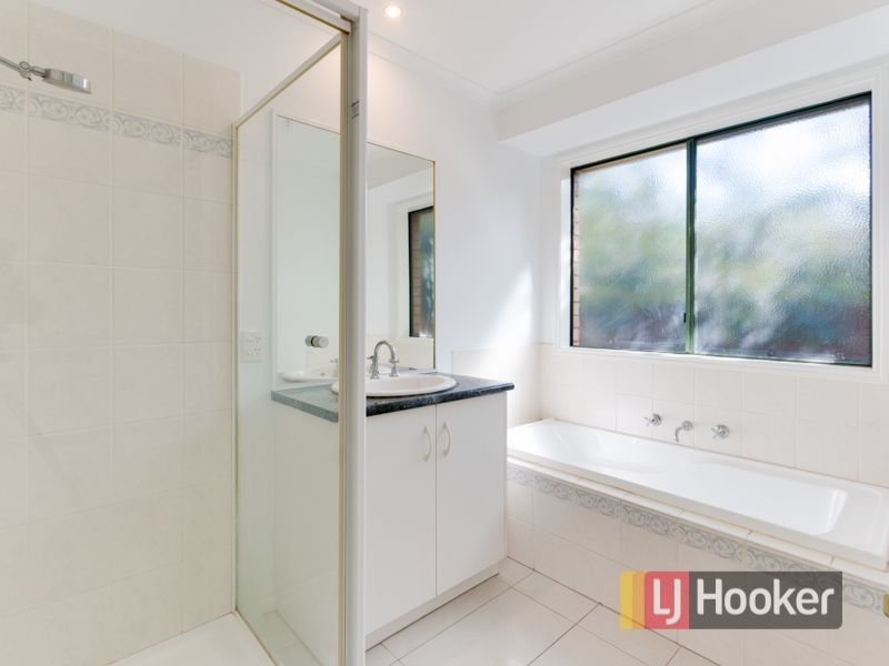 10 Keystone Court, Lynbrook VIC 3975