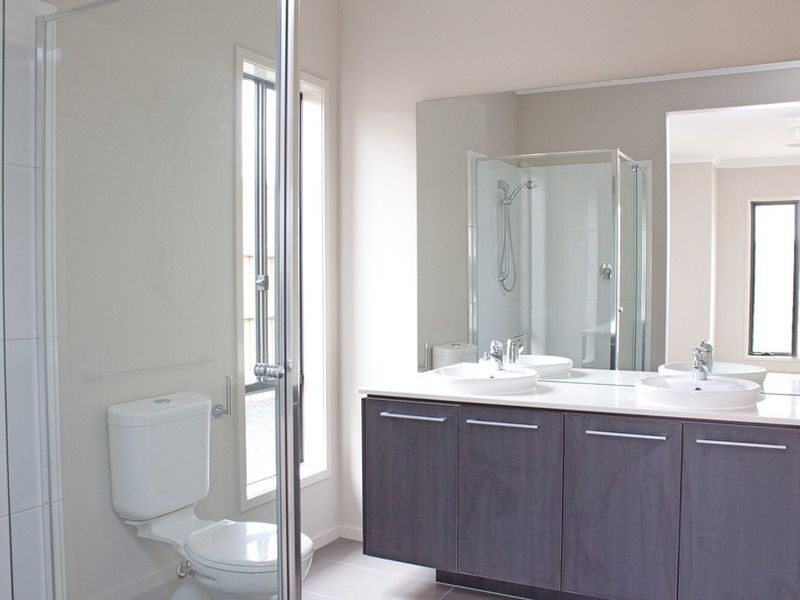 41 Nature Circuit, Cranbourne North VIC 3977