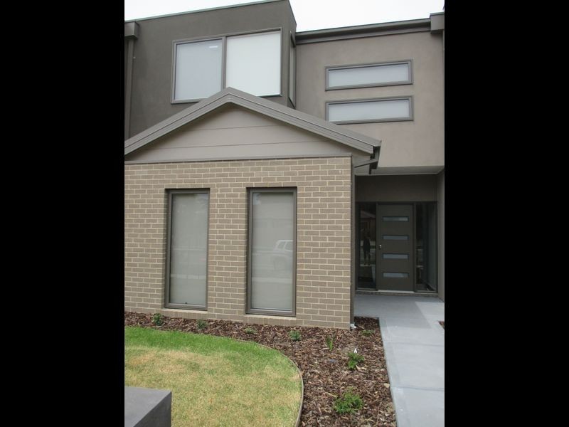 75 Fiorelli Boulevard, Cranbourne East VIC 3977