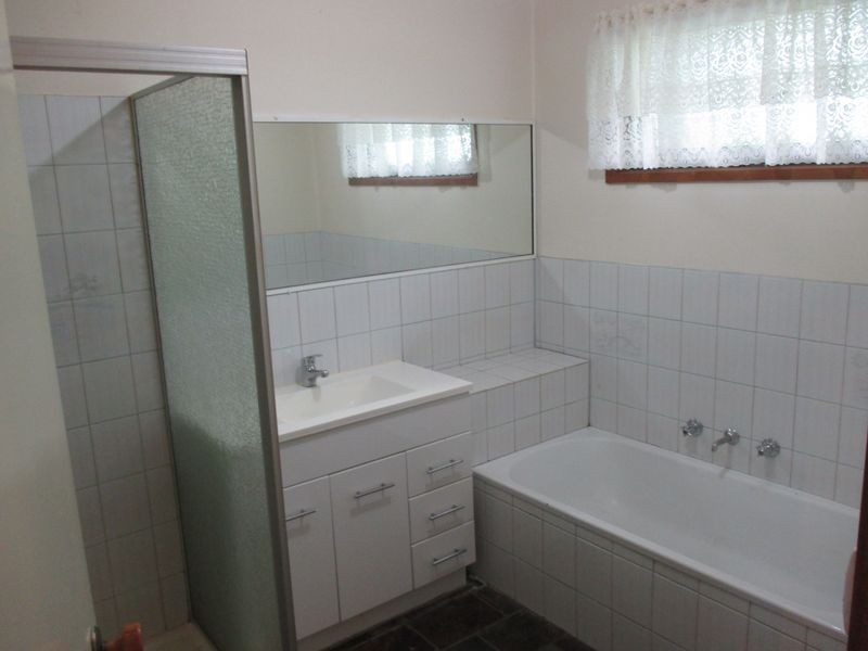 24 Beth Court, Hampton Park VIC 3976