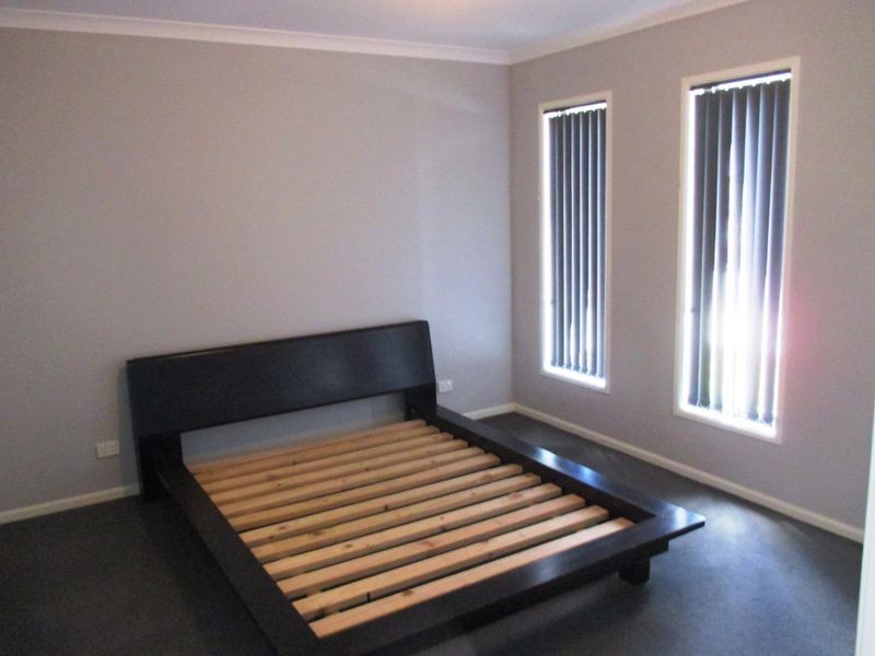 10 Dellinea Street, Cranbourne North VIC 3977