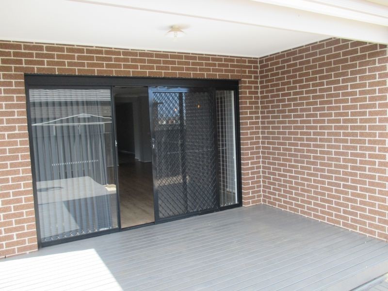 10 Dellinea Street, Cranbourne North VIC 3977