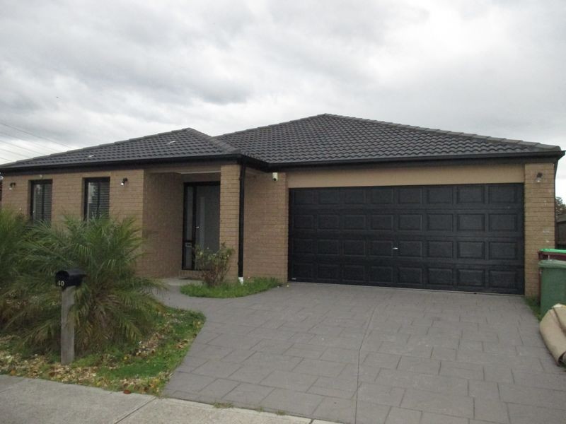 40 Taplan Crescent, Cranbourne West VIC 3977