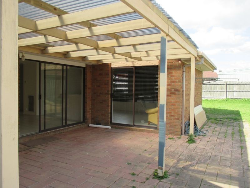 4 Rebecca Court, Cranbourne North VIC 3977