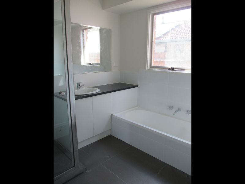 4 Rebecca Court, Cranbourne North VIC 3977