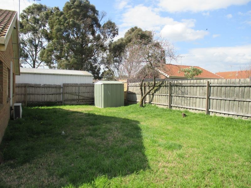 4 Rebecca Court, Cranbourne North VIC 3977