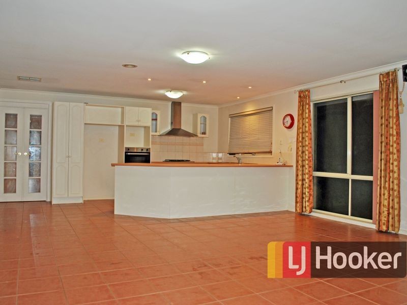 17 Lansbury Drive, Narre Warren South VIC 3805