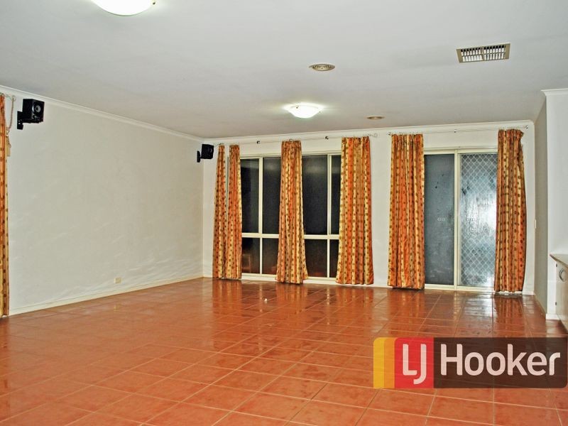 17 Lansbury Drive, Narre Warren South VIC 3805