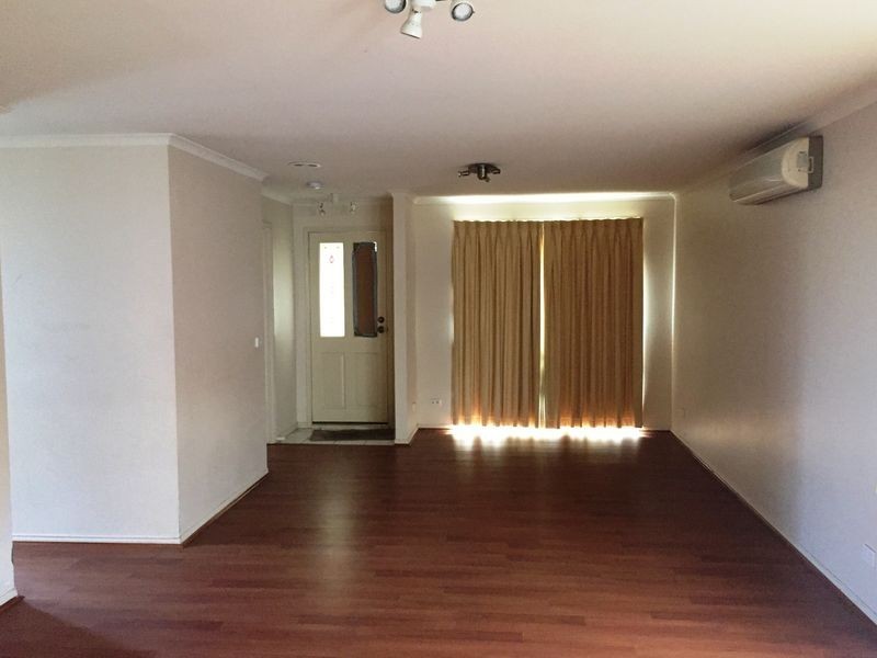 12 Elanora Way, Hampton Park VIC 3976