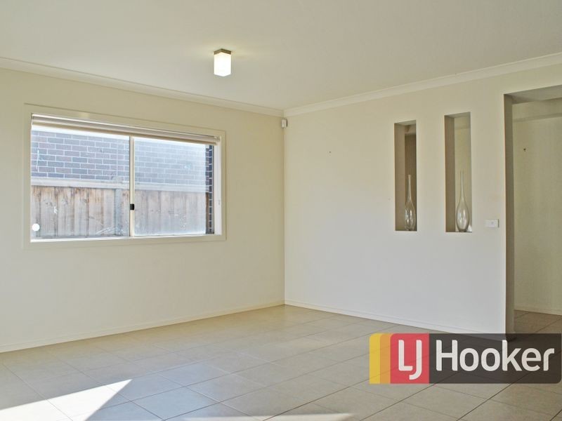 25 Sierra Walk, Cranbourne North VIC 3977