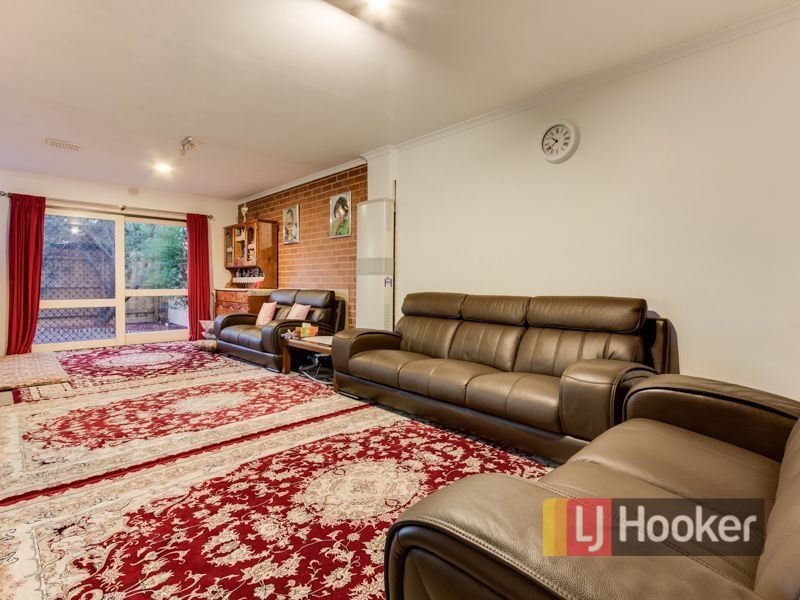 4 Warren Close, Narre Warren VIC 3805