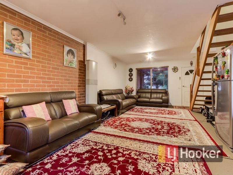 4 Warren Close, Narre Warren VIC 3805
