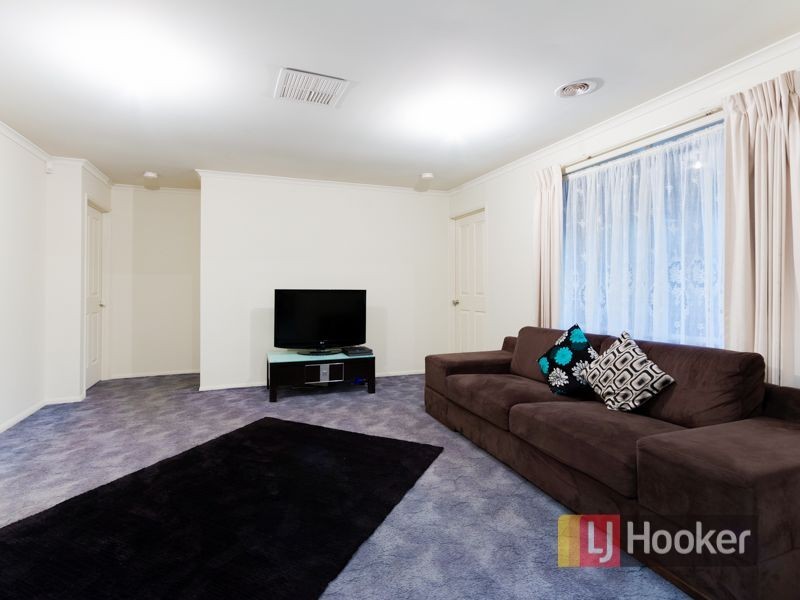 17 Terri-Ester Drive, Berwick VIC 3806