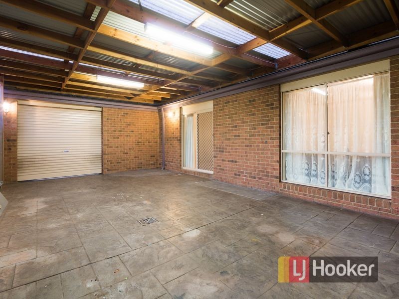 17 Terri-Ester Drive, Berwick VIC 3806