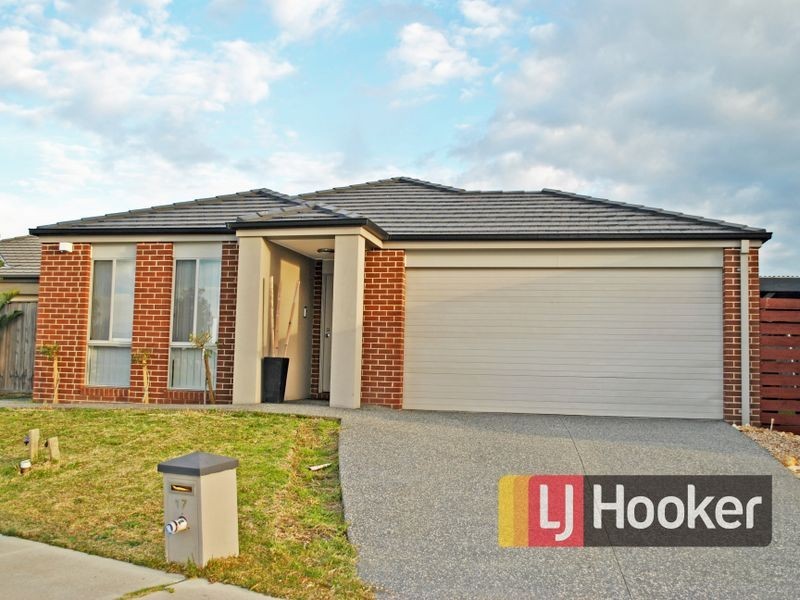 17 Nobel Drive, Cranbourne West VIC 3977